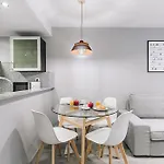 Weflating Sants Apartment